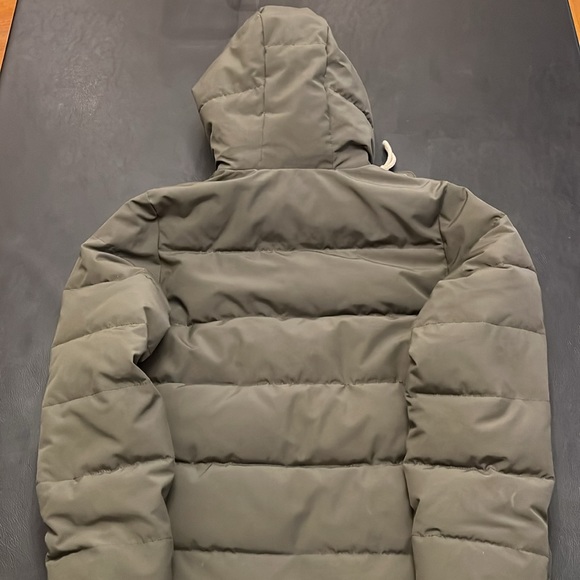 Gap Winter Jacket for men, Size XS in khaki green color - Picture 12 of 12